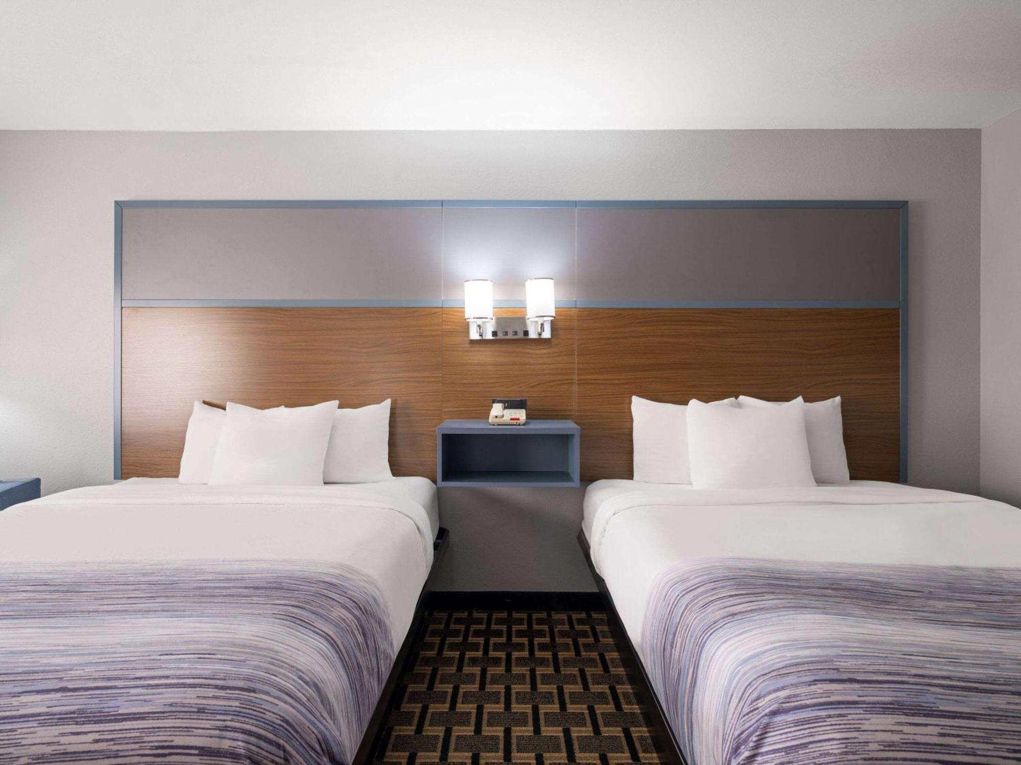 Americinn By Wyndham Woodstock Il Dış mekan fotoğraf
